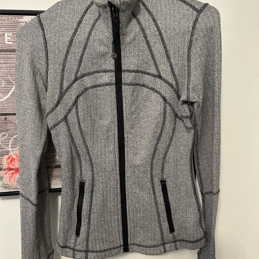 Lululemon Athletica Women's Gray and Black Blazer